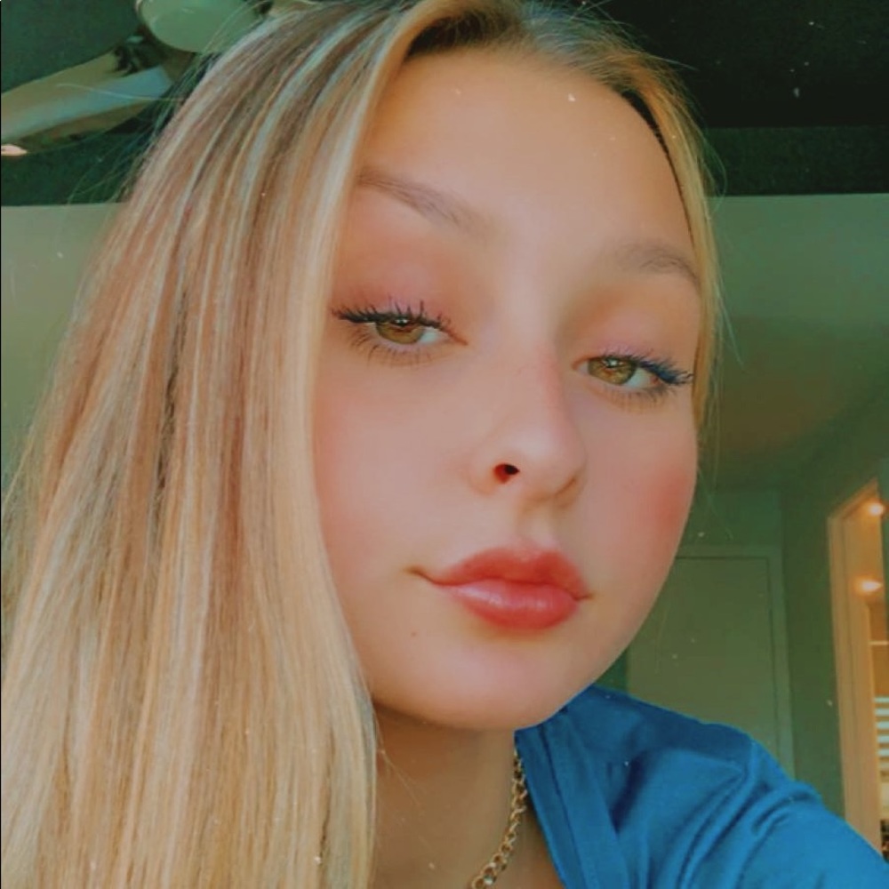 Meet your Posher, Anabelle